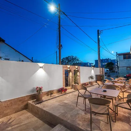 Thaya Alloggio in famiglia Mangalia