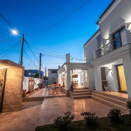 Thaya Alloggio in famiglia Mangalia