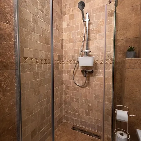 Thaya Alloggio in famiglia *